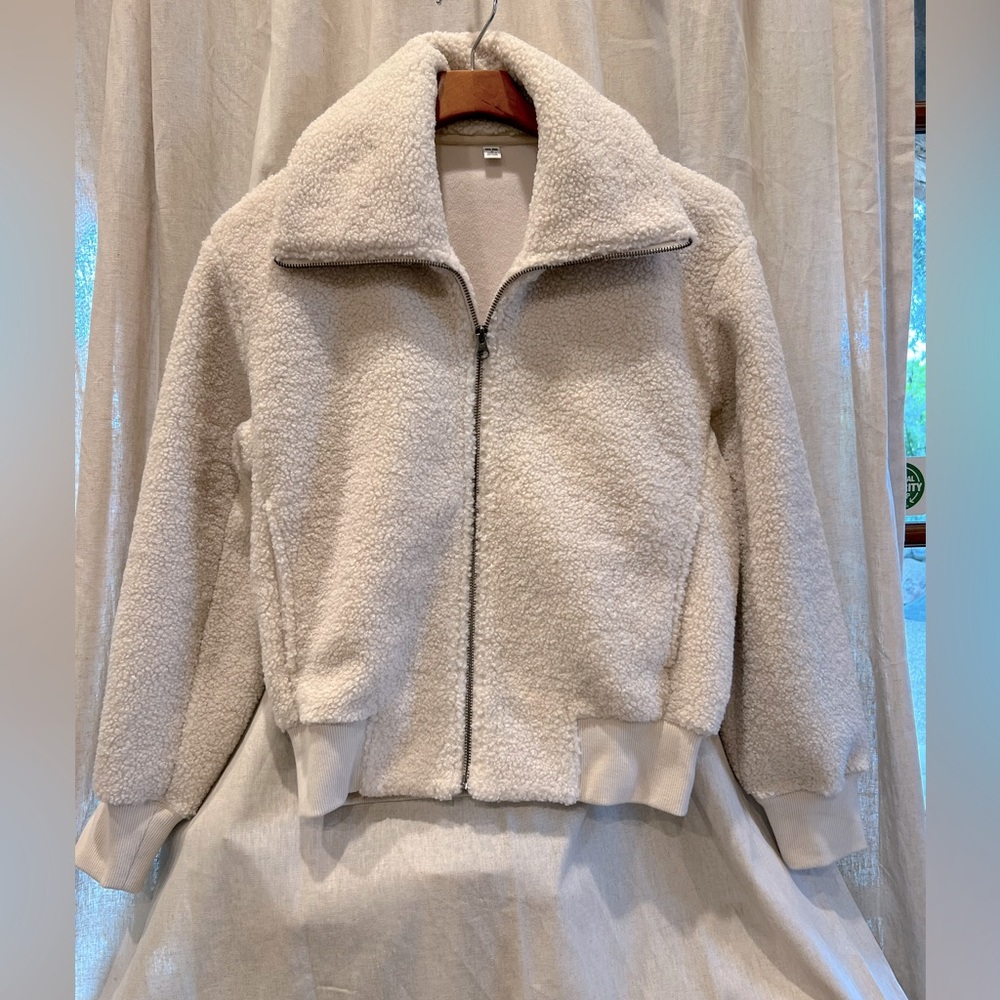 UNIQLO Puffy Teddy Jacket